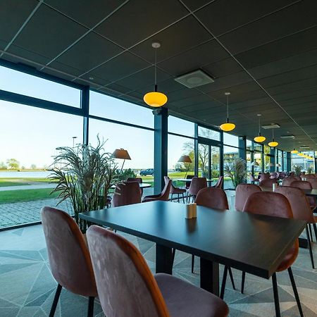 Oe Seaside Suites & Spa Курессааре Екстер'єр фото