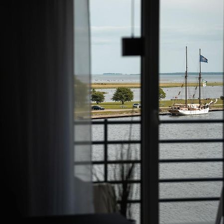 Oe Seaside Suites & Spa Курессааре Екстер'єр фото