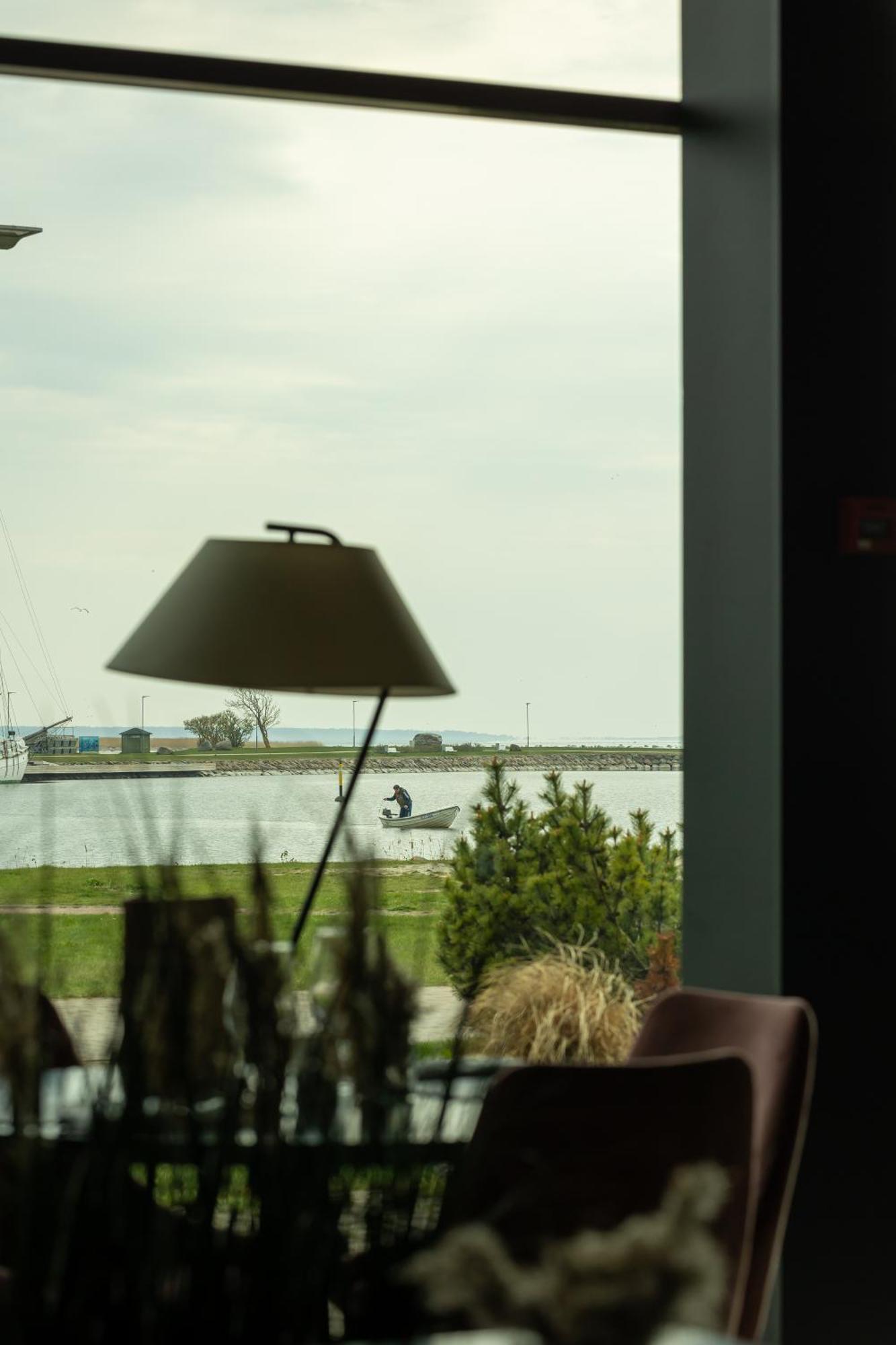 Oe Seaside Suites & Spa Курессааре Екстер'єр фото