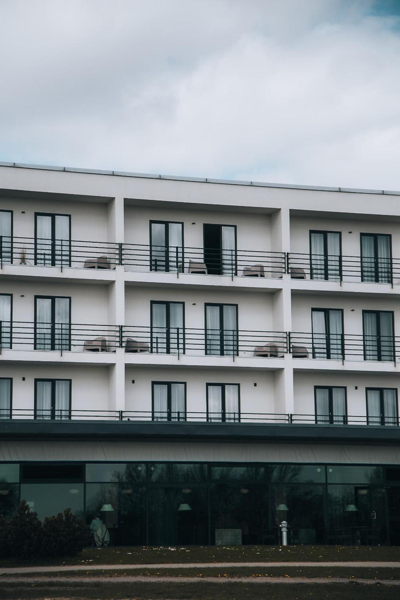Oe Seaside Suites & Spa Курессааре Екстер'єр фото